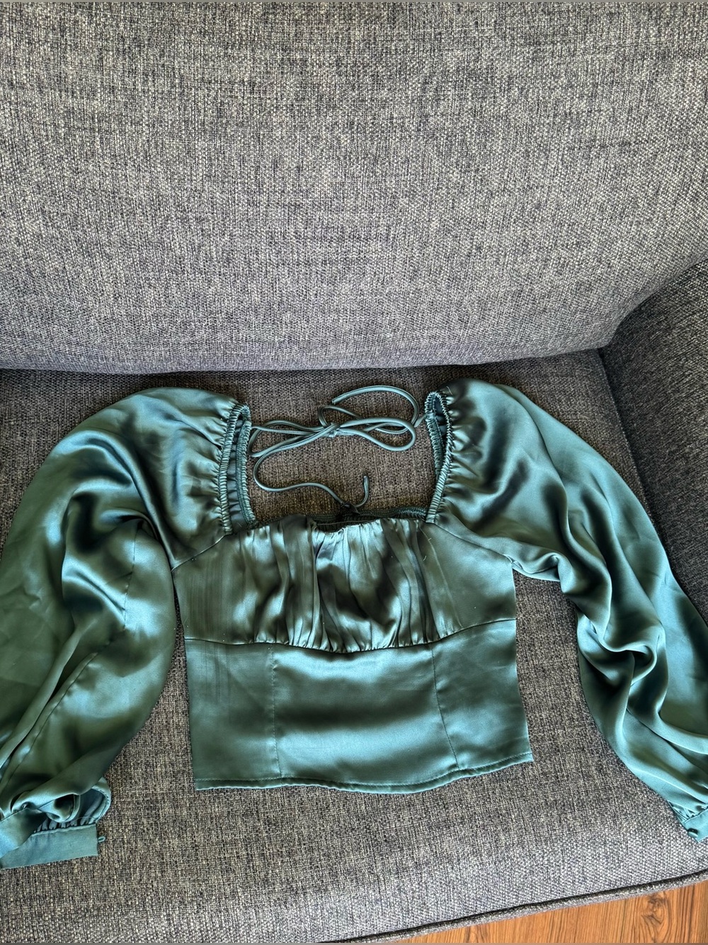 Dynamite Emerald Satin Puff-Sleeve Crop Top